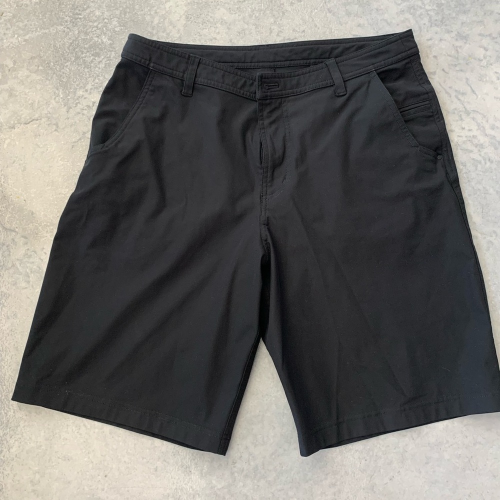 Lululemon mens black casual shorts